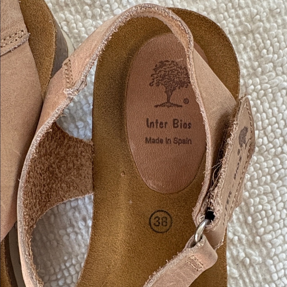 Inter Bios leather t strap sandles size 38 - Picture 2 of 6